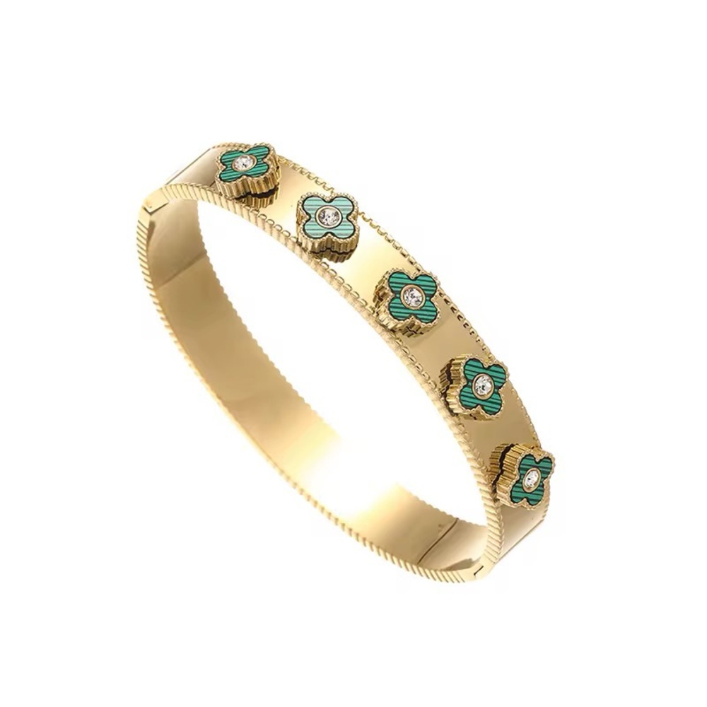 Elegant Gold and Green Floral Bracelet